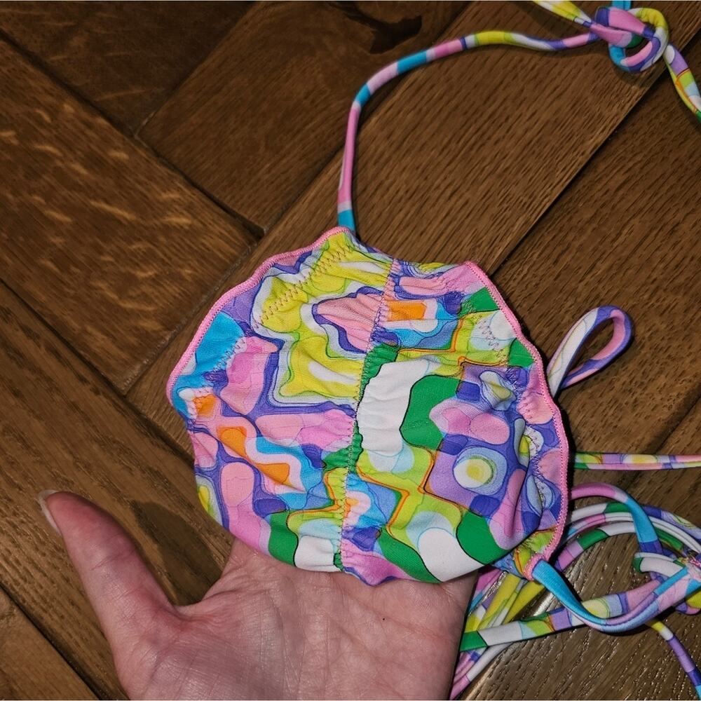 Blackbough Ruffle Bikini - Picture 7 of 8